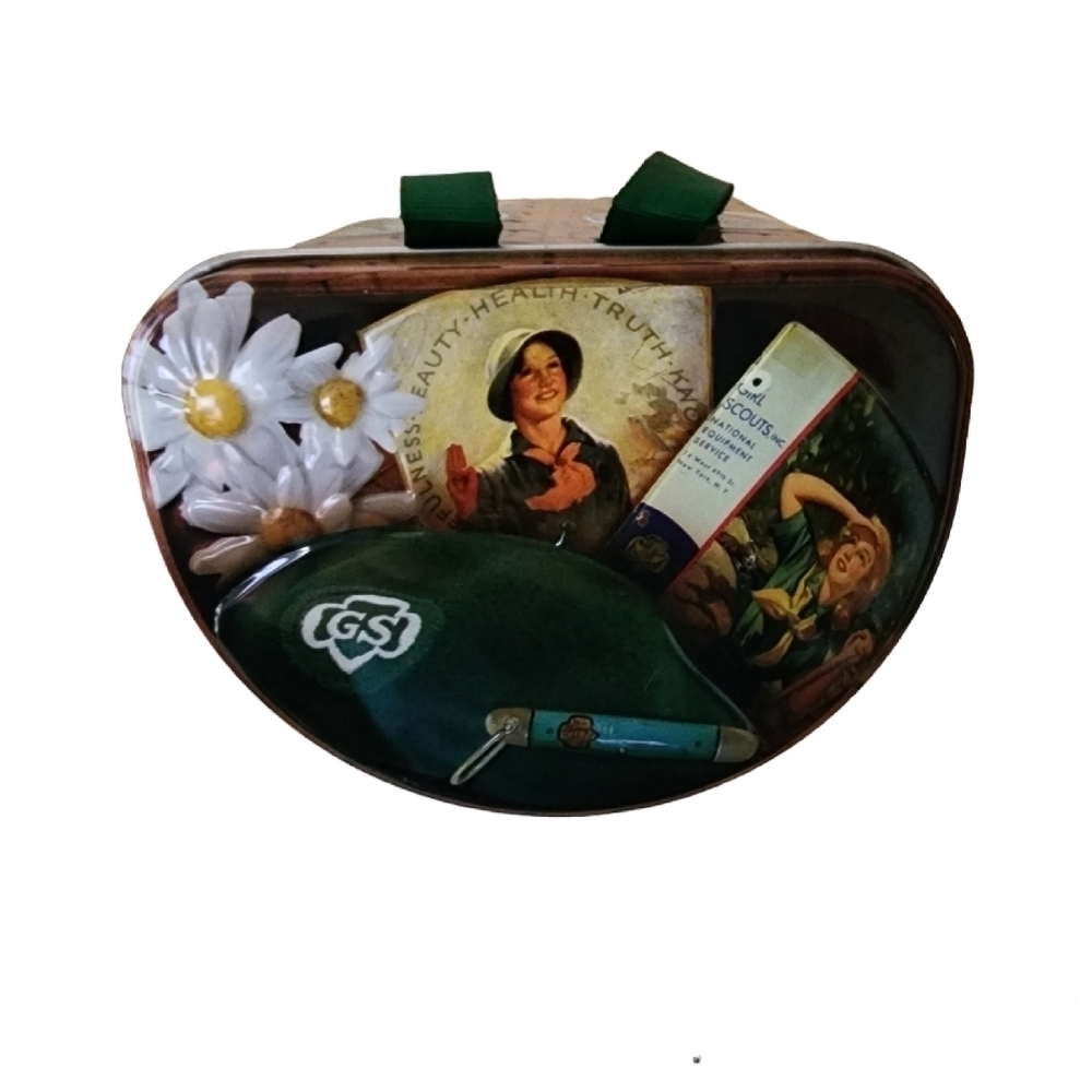 Girl Scouts Backpack Senior Roundup Badge Tin - Picture 2 of 5